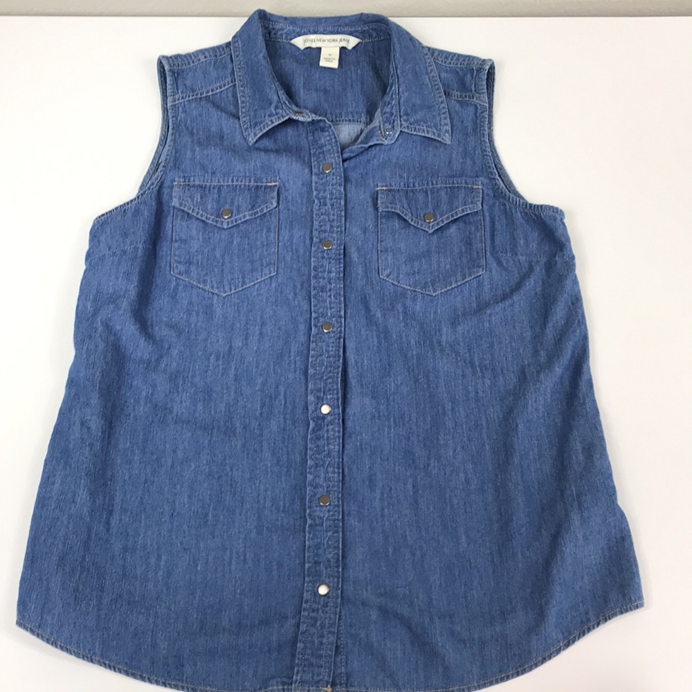 Jones New York medium Jean short sleeved button down collared top